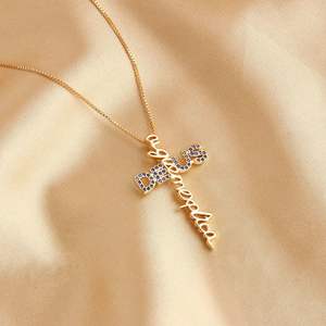 फैशन पुराना अंग्रेजी नाम पत्र क्रॉस नेकलेस व्यक्तिगत नाम वर्ष महिलाओं के लिए पेरेंट गोल्ड कस्टम गहने - Product Image 4