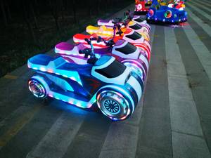 Coche Eléctrico Infantil con Luces LED, Diversión para el Parque y la Zona de Juegos, Funciona con Batería - Product Image 5