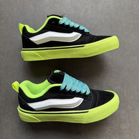 Tendance microfibre plate-forme Skate formateurs multi-tons épissage résistant à l'usure baskets plates chaussures de rue légères pour jeunes hommes