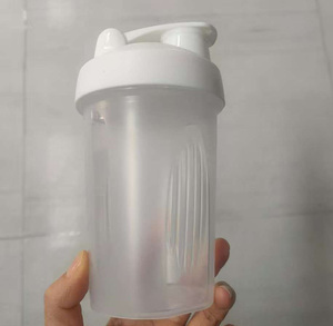 Custom Logo Bpa Gratis Gym Outdoor Transparante Kleurrijke Proteïne <span class=keywords><strong>Shaker</strong></span> Smoothie Tumbler Met Mixer Bal - Product Image 3