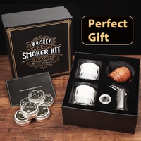 Coffret Cadeau Homme : Kit d'Infusion de Whisky et de Cocktails avec 6 Saveurs de Copeaux de Bois, Infuseur à Whisky Style Ancien et Torche