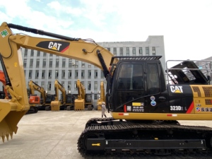 Tight Seals Pre-Owned CAT 323D2L Crawler Excavator, Caterpillar Digger for Dam Trenching And Wet <b>Earth</b> <b>Moving</b> - Product Image 3