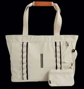 Sac fourre-tout de sport personnalisé pour femmes, certifié BSCI, imperméable, pour yoga, sport, vacances, voyage, gym - Product Image 2