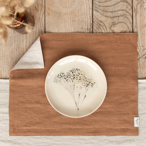 Sets de table réversibles en lin avec finition double face pour les services de banquet et les entreprises de restauration - Product Image 1