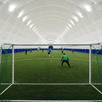 Dôme de football gonflable hermétique avec structure à poutres pneumatiques scellées pour terrains de soccer