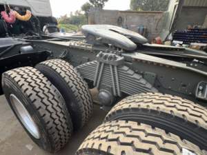 Camión Tractor Usado Sinotruk Howo NX 6x4, Cabina Plana, Volante a la Izquierda, Diésel Euro 2, 351-450 HP, 31-40 Toneladas, Motor Weichai de Uso Pesado - Product Image 5