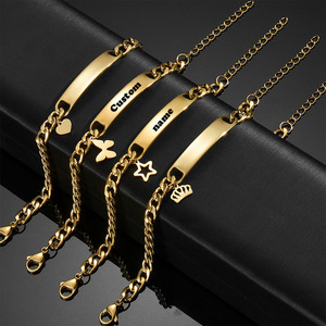 Qingyuan bricolage personnalisé mode gravé coeur couronne papillon étoile à cinq branches pendentif accessoire <span class=keywords><strong>Bracelet</strong></span> en acier inoxydable - Product Image 1