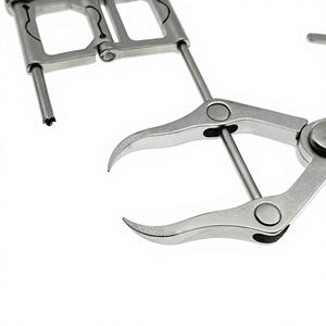 Otoscope manuel professionnel en acier inoxydable à tête ouverte avec lentille mobile pour usage vétérinaire - Vente en gros BISONS |   Diagnostic des oreilles des animaux - Product Image 1