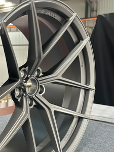 Rueda Forjada FCS-24 Personalizada de 1 Pieza con Diseño de Radios en Y y Borde Grande en Gris Pistola para <span class=keywords><strong>BMW</strong></span> X1 X3 X5 X6 M3 M4 M5 - Product Image 4