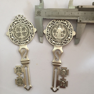 Colgante <span class=keywords><strong>de</strong></span> Puerta Estilo Religioso <span class=keywords><strong>San</strong></span> <span class=keywords><strong>Benito</strong></span> <span class=keywords><strong>de</strong></span> 12.7cm, <span class=keywords><strong>Medalla</strong></span> <span class=keywords><strong>de</strong></span> Protección y Bendición, Joyería Infantil <span class=keywords><strong>de</strong></span> Aleación con Piedra Principal <span class=keywords><strong>de</strong></span> Ópalo, DIY - Product Image 4