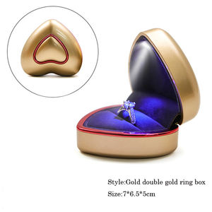 Caja de Joyería con Iluminación LED de Estilo Corazón de Alta Gama, Fabricada por Shero, Caja de Anillos de Boda Personalizada con Superficie de Impresión Brillante - Product Image 5