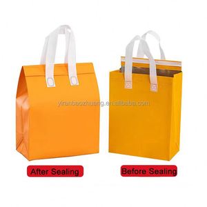 Sac isotherme noir personnalisé en tissu non tissé pour café à emporter, recyclable avec logo personnalisé - Vente en gros - Product Image 4