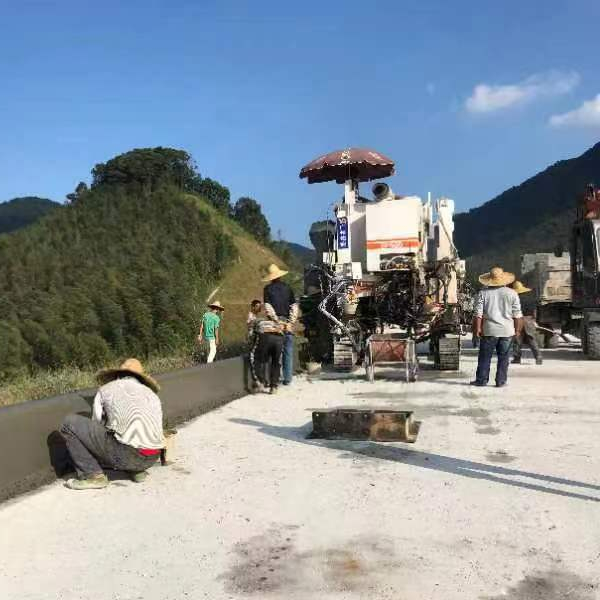 Hersteller Auffahrt Baumaschine 14 Autobahn Straße Bordstein Zement Beton Slipform Fertiger