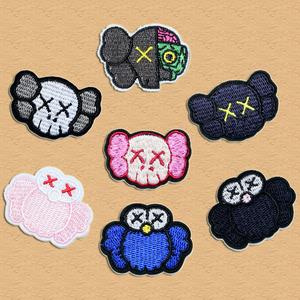 Phim hoạt hình vá thêu động vật gấu kaws vá cho trang trí - Product Image 6