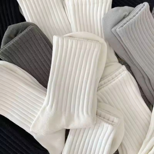 Jingwen Wholesale Customized Logo Men's Sports <b>Socks</b> – High-Quality Cotton Material for Athletic Daily Wear - Product Image 2