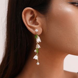 Boucles d'oreilles longues à franges <span class=keywords><strong>de</strong></span> muguet Boucles d'oreilles fleur <span class=keywords><strong>de</strong></span> perle <span class=keywords><strong>de</strong></span> tempérament <span class=keywords><strong>de</strong></span> mode pour les femmes - Product Image 3