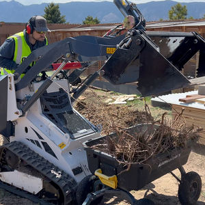 4-في-1 جرافة إنزلاقية صغيرة مع مرفق من من من من من نوع ler مع مسار بسعة <span class=keywords><strong>m</strong></span>/جرافة زحافة/جرافة ذات محرك-محرك مضخة أساسية - Product Image 4