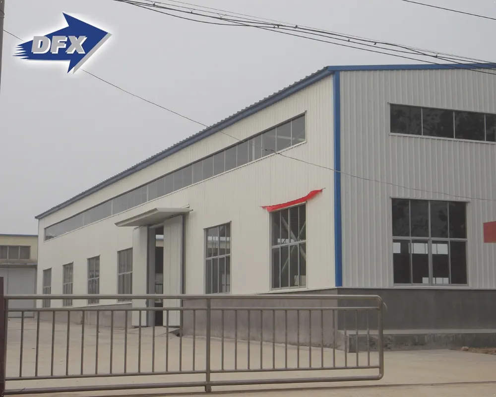 Qingdao bien diseñado estructura de acero fabricado marco de acero estructural almacén de vigas en Uganda