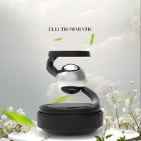 Diffuseur d'arômes solaire rotatif automatique pour voiture, décoration parfumée en plastique, évaporation naturelle, vente en gros, bon marché, haute qualité