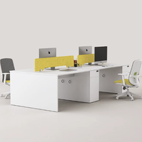 Nouveau mobilier de bureau moderne modulaire blanc, aménagement en espace ouvert, postes de travail, bureaux, tables pour le personnel