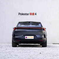 Polestar 4, SUV de taille moyenne, best-seller, performances à quatre moteurs, avec écran de 15,4 pouces et toit ouvrant panoramique, en promotion