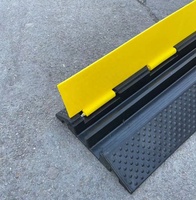 Rampe de protection de câbles en caoutchouc PVC à 2 canaux, type traversée ou ponton