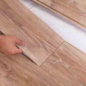 Suelo laminado <span class=keywords><strong>flotante</strong></span> HDF <span class=keywords><strong>AC4</strong></span> personalizable de 12mm, resistente al agua, resistente al desgaste, acabado mate, tablón ancho - Product Image 4