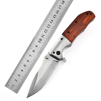 Vente en gros 3Cr13 acier inoxydable gravé manche en bois extérieur EDC Camping couteau de poche pliant pour cadeau