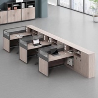 Bureau de travail moderne avec tiroirs de rangement, finition bois, pieds en métal, bureau d'écriture pour la maison, le bureau ou l'hôtel