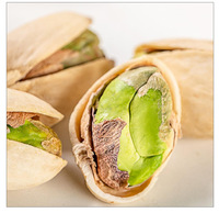 Geselecteerde ongebleekte gezonde notensnacks, hoogwaardige gepelde geroosterde heerlijke pistachenoten, rauwe pistachenoten voor consumptie