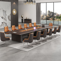 Mobilier de bureau en bois de style moderne Bureau de réunion et table de conférence avec panneau de 8 chaises Style bois