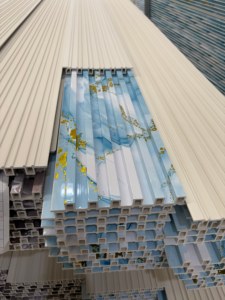 Stampa su Tela con Labbra Diamantate in Stile Art Déco, Decorazione Murale - Product Image 3
