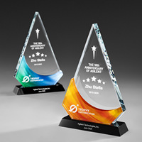Trophée en cristal transparent en forme de triangle HBL en gros, prix personnalisé avec logo 3D, médailles, plaques avec base noire