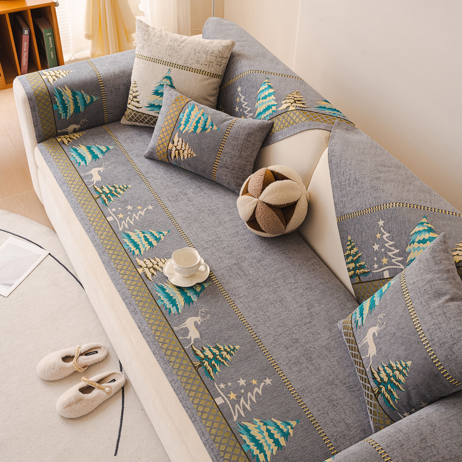 สีเทาเข้ม