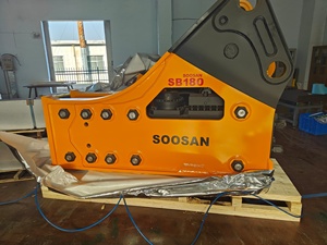 Martillo Hidráulico Lateral SOOSAN SB180 para Demolición de Roca, 48-60 Toneladas, Cincel de 200mm, Cilindro y Pistón como Componentes Principales - Product Image 4