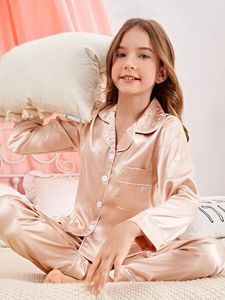 <span class=keywords><strong>Pigiama</strong></span> in Raso di Seta per Bambine <span class=keywords><strong>con</strong></span> <span class=keywords><strong>Bottoni</strong></span> Frontali, Dettaglio Tasca e Bordatura a Contrasto Personalizzabile - Product Image 4