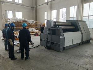 Fabricante de Máquinas de Rolado de Placas Metálicas CNC a Gran Escala, Máquina de Rolado en Caliente de Metal con Pre-doblado por Rodillos, Accionamiento Hidráulico - Product Image 6