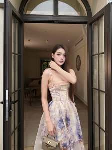 Robe longue florale féminine Fairycore 2026 en gros, bretelles spaghetti, mousseline aquarelle, tenue de vacances et de resort personnalisée - Product Image 5