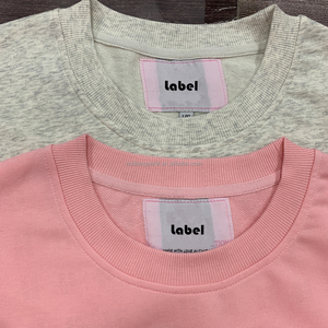 Sweat-shirt à col rond ample en molleton de coton avec patch brodé personnalisé, impression en relief, épaules tombantes, pour femmes - Product Image 3