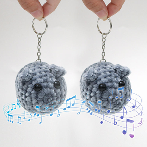 Poupée au crochet créative et mignonne d'un hamster triste avec <span class=keywords><strong>porte</strong></span>-clés musical, produit en laine transfrontalier populaire - Product Image 6