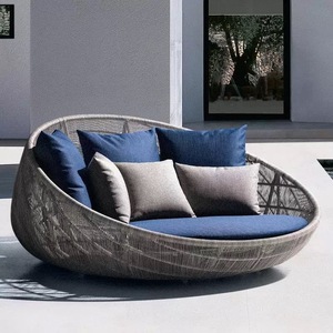 Lit de Jardin Moderne de Luxe Personnalisé de Haute Qualité pour Piscine Extérieure, en Aluminium Durable et Imperméable, pour Patio et Cabane de Plage - Product Image 1