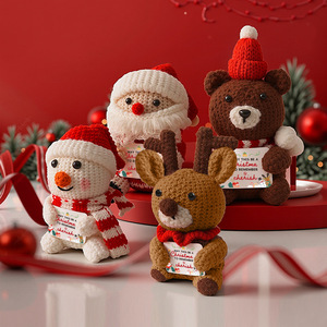Ensemble de poupées de Noël au crochet faites à la main, Père Noël, Bonhomme de neige, Renne, Ours avec carte de vœux pour la décoration de la maison et les cadeaux - Product Image 5