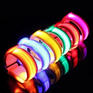 厂家促销新款派对运动安全LED照明手链 - Product Image 4