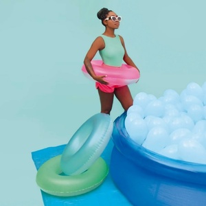 Bouée gonflable en PVC néon 76 cm rose bleu vert pour la piscine et la plage - Product Image 5