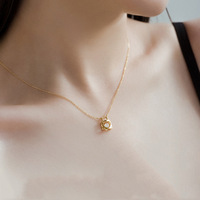 Collier élégant Nuoli pour femme avec pendentif cœur, zircon, plaqué or imitation, chaîne torsadée, design de niche de luxe léger, minimaliste