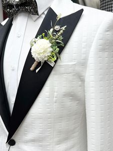 Abito <span class=keywords><strong>da</strong></span> sposo bianco jacquard 3 pezzi, giacca, gilet e pantaloni, completo elegante <span class=keywords><strong>da</strong></span> uomo per occasioni speciali. - Product Image 4