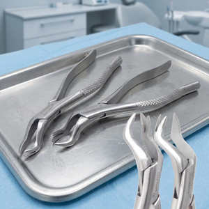 Pinzas de Extracción Dental de Acero Inoxidable Alemán con Empuñadura Moleteada, Instrumentos Quirúrgicos Certificados CE Clase I, Manuales - Product Image 4