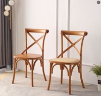Chaise X à dossier croisé en résine plastique châtaigne, empilable, pour salle à manger extérieure, style ferme, pour événements