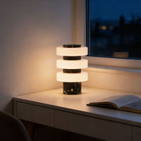 Lampe de table LED créative moderne en verre superposé, lampe de chevet décorative en marbre pour hôtel, maison, salon