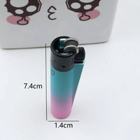 Briquet en plastique fin classique à gaz butane, personnalisable avec logo, rechargeable, durable, pour cuisine et cigarettes, vente en gros, idéal pour les cadeaux promotionnels